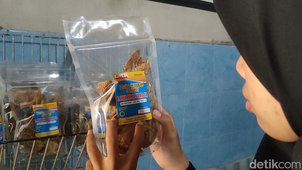 Usaha Keripik Red Devil di Dusun Soka, Kalurahan Hargowilis, Kapanewon Kokap, Kulon Progo, DIY, Kamis (24/11/2022).