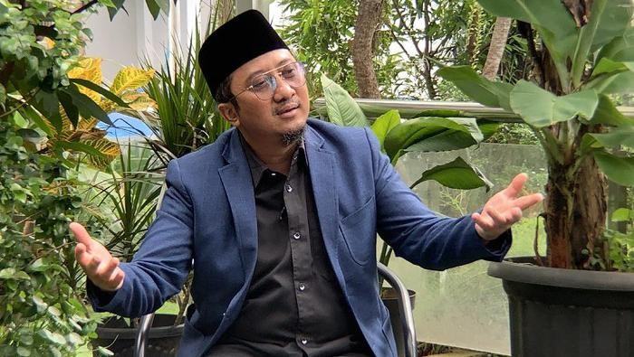 Ustaz Yusuf Mansur Hobi Makan Sederhana, Minum Air Kelapa di Pinggir Jalan