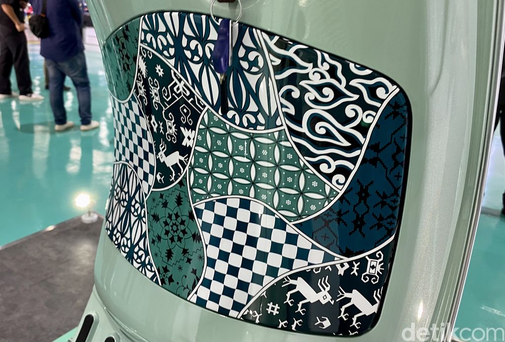 Vespa LX 125 i-Get edisi Batik