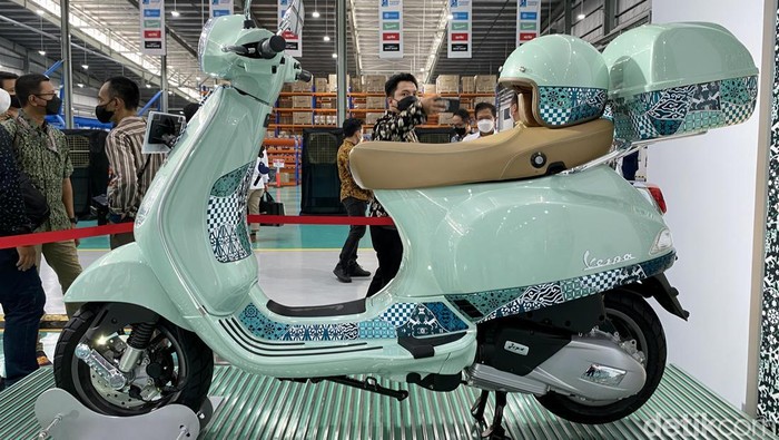 Vespa LX 125 i-Get edisi Batik
