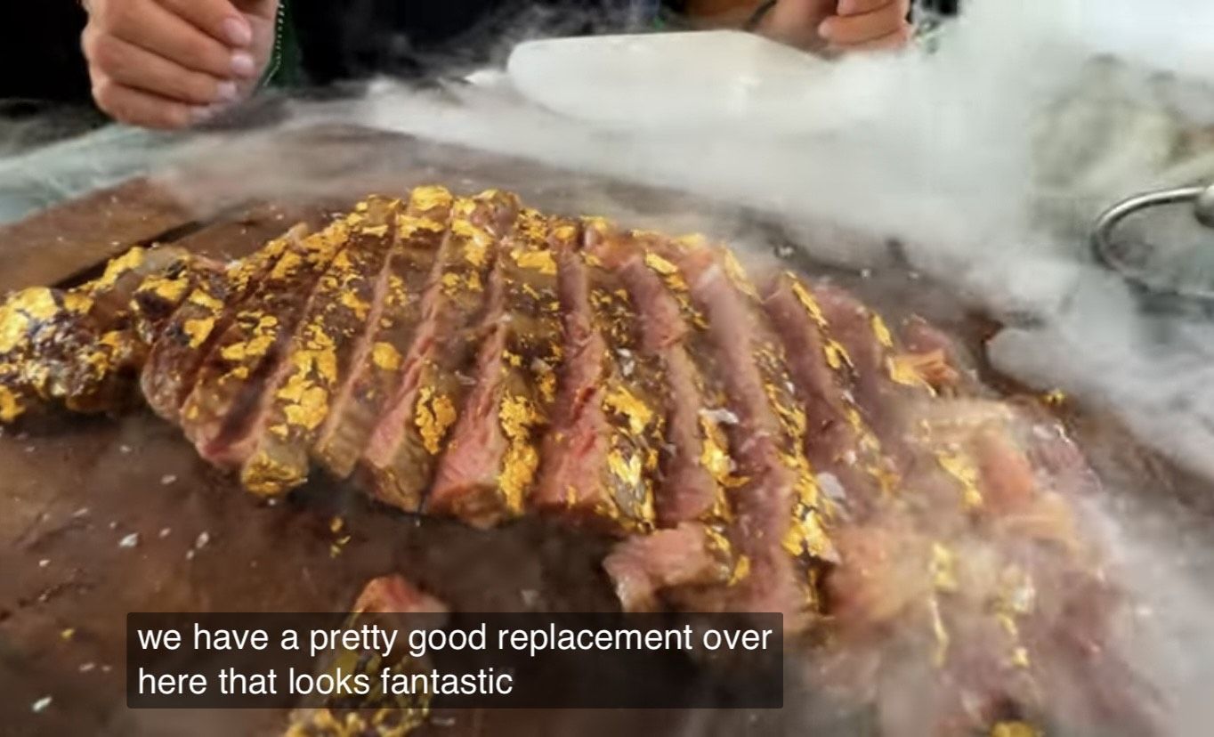 YouTuber coba restoran Salt Bae, makan steak hingga burger habiskan Rp 13 juta