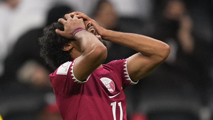 AL KHOR, QATAR - NOVEMBER 20: Akram Afif looks on during the FIFA World Cup Qatar 2022 Group A match between Qatar and Ecuador at Al Bayt Stadium on November 20, 2022 in Al Khor, Qatar. (Photo by Ulrik Pedersen/DeFodi Images via Getty Images)