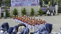 Terdapat 9 kelompok dari 9 Polsek di wilayah Polda Metro Bekasi Kota yang mengikuti lomba ini.