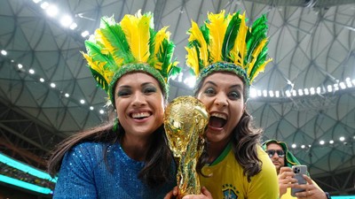 Ragam Pesona Suporter Tim Samba, Semarakkan Piala Dunia 2022