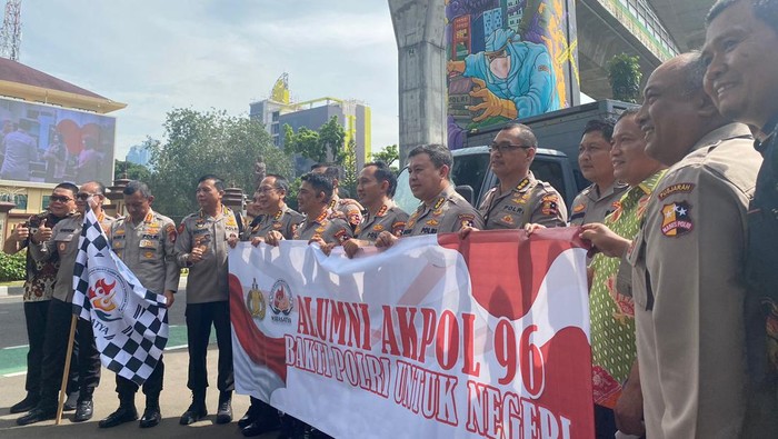 Alumni Akpol 1996 mengirimkan bantuan untuk korban bencana gempa Cianjur, Jumat (25/11/2022).