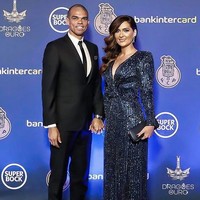 Karier Pepe yang bersinar di usianya yang ke-39 pastinya tidak terlepas dari dukungan sang istri. Pemain bola asal Portugal itu kini menjadi bek tertua di Piala Dunia 2022. Foto: dok. Instagram/@asofiamoreira3