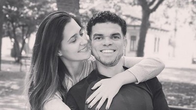 8 Potret Sederhana Istri Pepe yang Jadi Bek Tertua di Piala Dunia