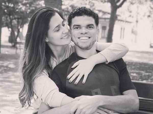 8 Potret Sederhana Istri Pepe yang Jadi Bek Tertua di Piala Dunia