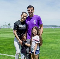 Keduanya sudah bersama sejak 2006, namun keduanya tidak langsung menikah. Baru di 2015, Pepe dan Ana Sofia menikah di pernikahan intim dan rahasia. Foto: dok. Instagram/asofiamoreira3