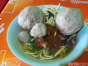 Nikmatnya Bakso Oo Tea Pangandaran, Kuliner Legendaris Sejak 1990