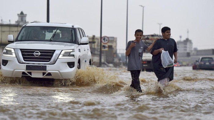 Banjir di Jeddah Arab Saudi: Penyebab, Jumlah Korban, Kondisi Terkini Banjir di Jeddah Arab Saudi: Penyebab, Jumlah Korban, Kondisi Terkini