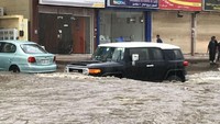 Banjir di Arab Saudi: Ke Bandara Cuma 30 Menit Jadi 7 Jam