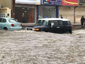 Banjir di Arab Saudi: Ke Bandara Cuma 30 Menit Jadi 7 Jam