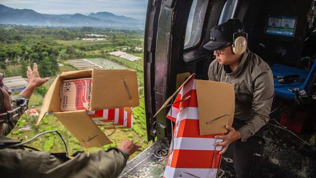 Bima Arya Kirim Bantuan Via Udara ke Cianjur
