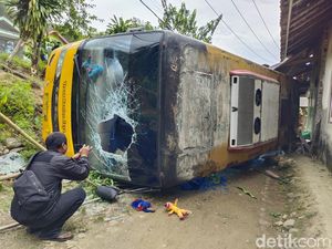Polisi Ungkap Penyebab Bus Rombongan Untirta Terguling di Lebak