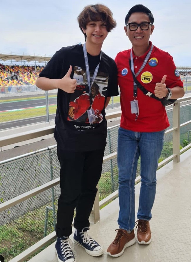 Baru-baru ini Viona juga mengunggah foto sang anak ketika berulang tahun. Diketahui bahwa saat ini Cannavaro baru berusia sekitar 16 tahun. Foto: Instagram