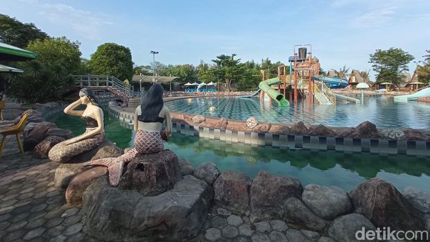 Cirebon Waterland Ade Irma Suryani, Renang Sambil Lihat Panorama Laut