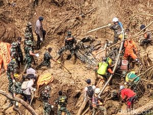 4 Jasad dalam Mobil Tertimbun Longsor di Cianjur Ditemukan