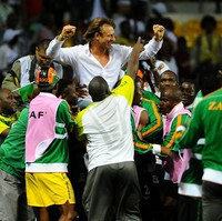 Di bawah asuhan Herve, Zambia meraih gelar juara Piala Afrika pada 2012. Kesuksesan terulang pada 2015 dengan timnas Ivory Coast. Ia lantas menjadi pelatih pertama yang memenangkan dua piala untuk timnas yang berbeda di Afrika. (Foto: Corbis via Getty Images/Christian Liewig)