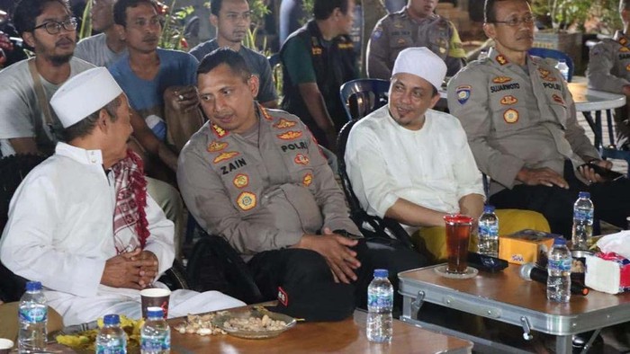 Guyub Kamtibmas, Pererat Polisi dan Masyarakat Polres Metro Tangerang Kota gelar program Guyub Kamtibmas. Yakni kegiatan silaturahmi anggota Polri kepada masyarakat 'door to door'.