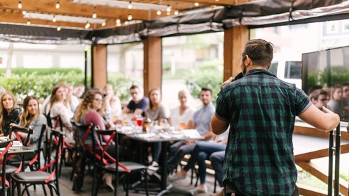 Ilustrasi teks untuk MC.