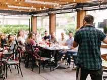 5 Contoh Teks MC 17 Agustus: Acara di Rumah, Sekolah, hingga Kantor