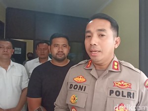 Polisi Sigakan Personel Kawal Relawan Pembawa Logistik Korban Gempa