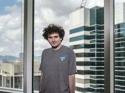 Penampakan Juragan Kripto Ternyata Penjahat Diborgol Polisi