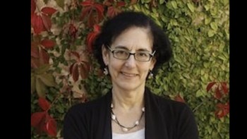 Ibunya, Barbara Freid, adalah profesor hukum di Stanford. Jelas mereka keluarga yang sangat terpelajar. Foto: Twitter