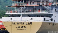 KM Tatamailau dapat menampung 1.000 orang yang terdiri dari Kabin Kelas IA berjumlah 7 kamar dan masing-masing dapat diisi 2 orang dengan total sebanyak 14 orang, Kabin Kelas IB berjumlah 10 kamar dan masing-masing dapat diisi 4 orang dengan total sebanyak 40 orang dan Kelas Ekonomi berjumlah sebanyak 946 orang.