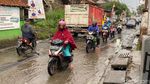 Dear Pemkot Bandung, Jalan Cingised Rusak Parah Perlu Perbaikan