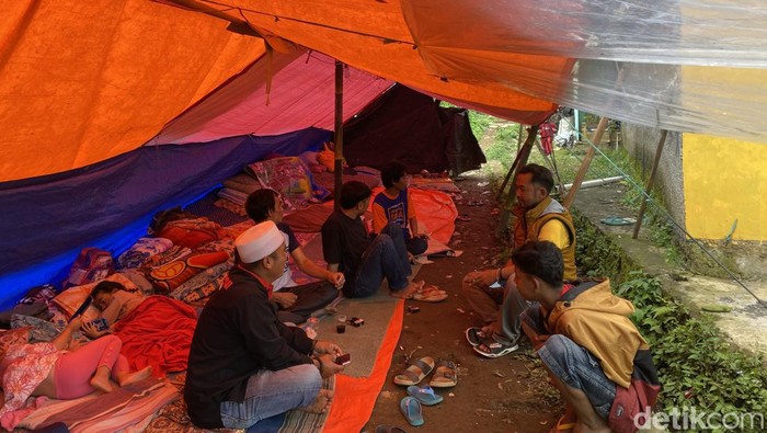 Kondisi pengungsi gempa Cianjur di Sukabumi