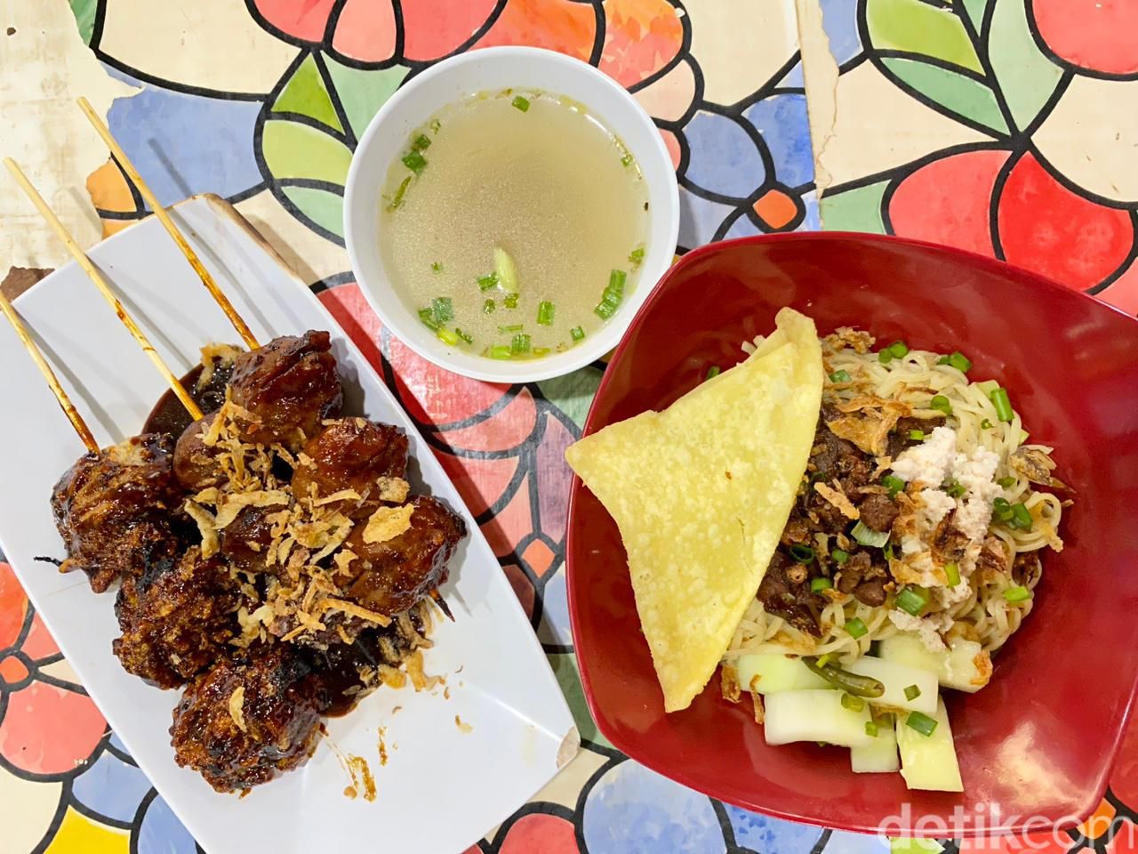 Ada Bakso Langganan Artis hingga Kuliner Malam yang Meriah di Kota Batu