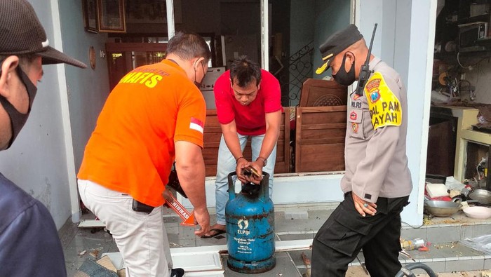 Ledakan elpiji 12 kg terjadi di rumah warga Puri Lidah Kulon Blok C Surabaya