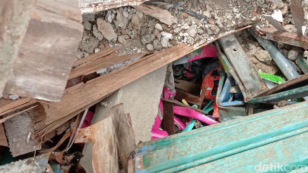 Lokasi bocah Cianjur tertimbun reruntuhan rumah.