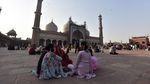 Masjid Jama di India Larang Perempuan Datang Sendirian