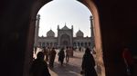 Masjid Jama di India Larang Perempuan Datang Sendirian