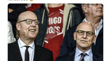 Apple dikabarkan tertarik membeli Manchester United yang baru saja diumumkan dijual oleh sang pemilik keluarga Glazer. Guna memenuhi permintaan harga tersebut, Apple disebut Dailymail mempersiapkan dana 5,8 miliar poundsterling atau sekitar Rp 110 triliun. Foto: Twitter