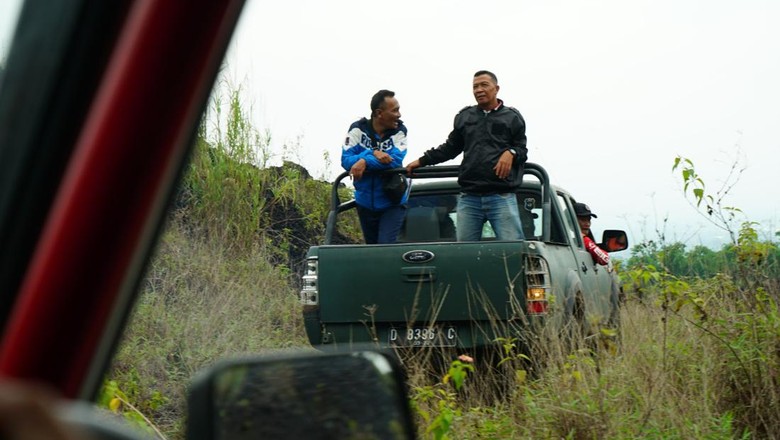 Menikmati alam Garut lewat mobil jip Menikmati alam Garut lewat mobil jip
