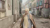 Wanita ini memang suka dengan fashion. Terlepas dari gaya kerennya, Zaskia Sungkar juga punya hobi memasak loh. Foto: Instagram @zaskiasungkar15