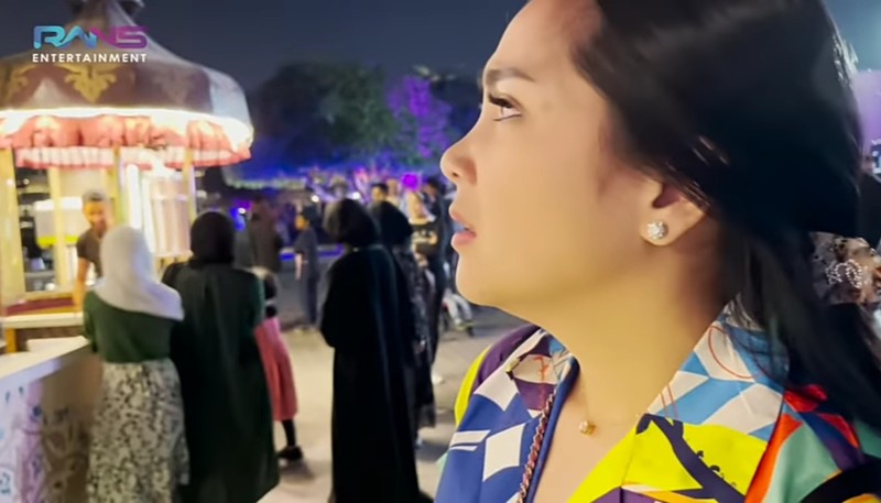 Nagita Slavina Jajan di Qatar