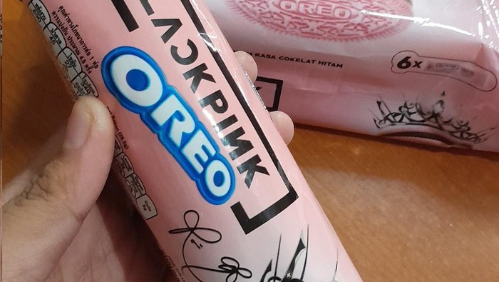 Oreo edisi khusus BLACKPINK yang bikin Blink heboh. Berhadiah photocard 4 member BLACKPINK.