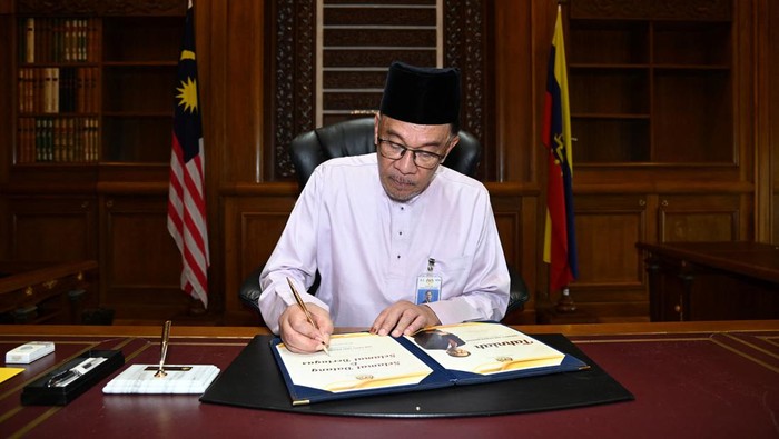 5 Gebrakan Anwar Ibrahim Usai Dilantik Jadi PM Malaysia