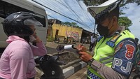 Hal ini dilaukan untuk mencegah terjadinya praktik suap-menyuap antara petugas dengan pelanggar lalu lintas. Selain itu, penerapan tilang elektronik atau electronic traffic law enforcement (ETLE) juga merupakan ciri-ciri masyarakat modern.