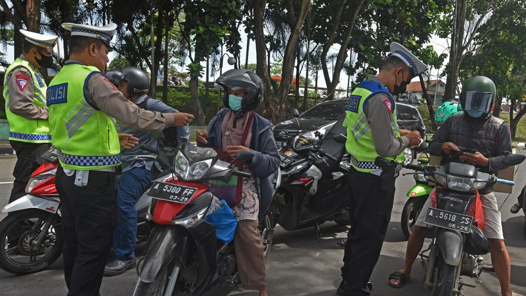 Masih Ada Tilang Manual di Serang Banten!