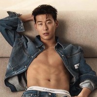 Baru-baru ini, Son Heung Min tampil seksi dalam iklan Calvin Klein Underwear setelah diumumkan jadi brand ambassador. Foto: dok. Calvin Klein