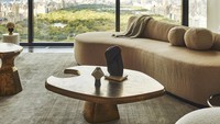 Pengumuman interior ini menandai selesainya landmark mewah di tengah Kota Manhattan. Tower itu dibangun di sebuah lahan yang pernah ditempati oleh perusahaan piano yang bersejarah, Steinway & Sons.