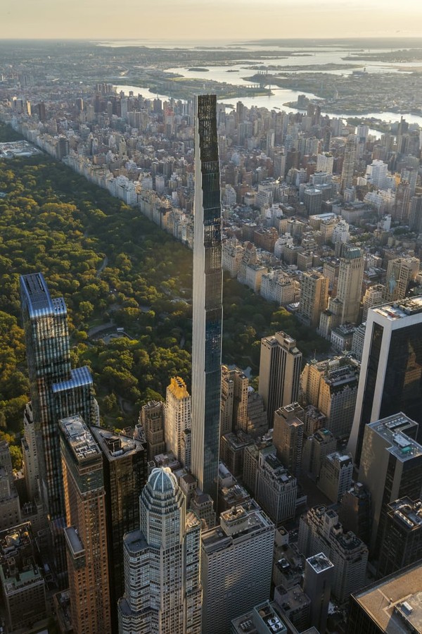 Perusahaan Studio Sofield yang berbasis di New York telah meluncurkan interior Menara Steinway, menara setinggi 435 meter yang baru dibangun yang menghadap ke Central Park.