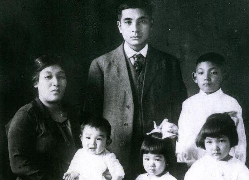 Sudah Ada 119 Tahun Lalu, Toko Mochi Jadul Ini Tetap Eksis Hingga Kini