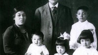 Di kawasan Little Tokyo yang ada di Los Angeles, berdiri Fugetsu Do Condectionary yang berusia 119 tahun. Toko mochi dikelola oleh keluarga Brian Kito yang diwariskan secara turun temurun. Foto: Site News/Pool